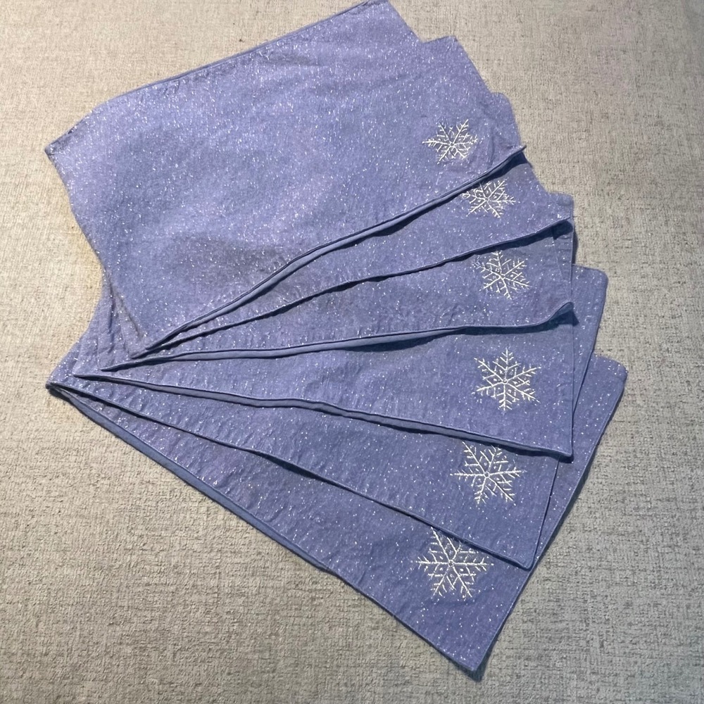 Blue Silver Snowflake Christmas Placemats Set of 6 and Table Runner 7pc Set